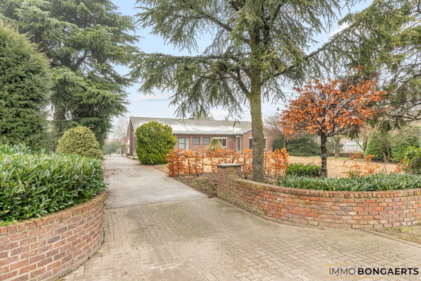 Gelijkvloerse woning op perceel van 24a32ca 