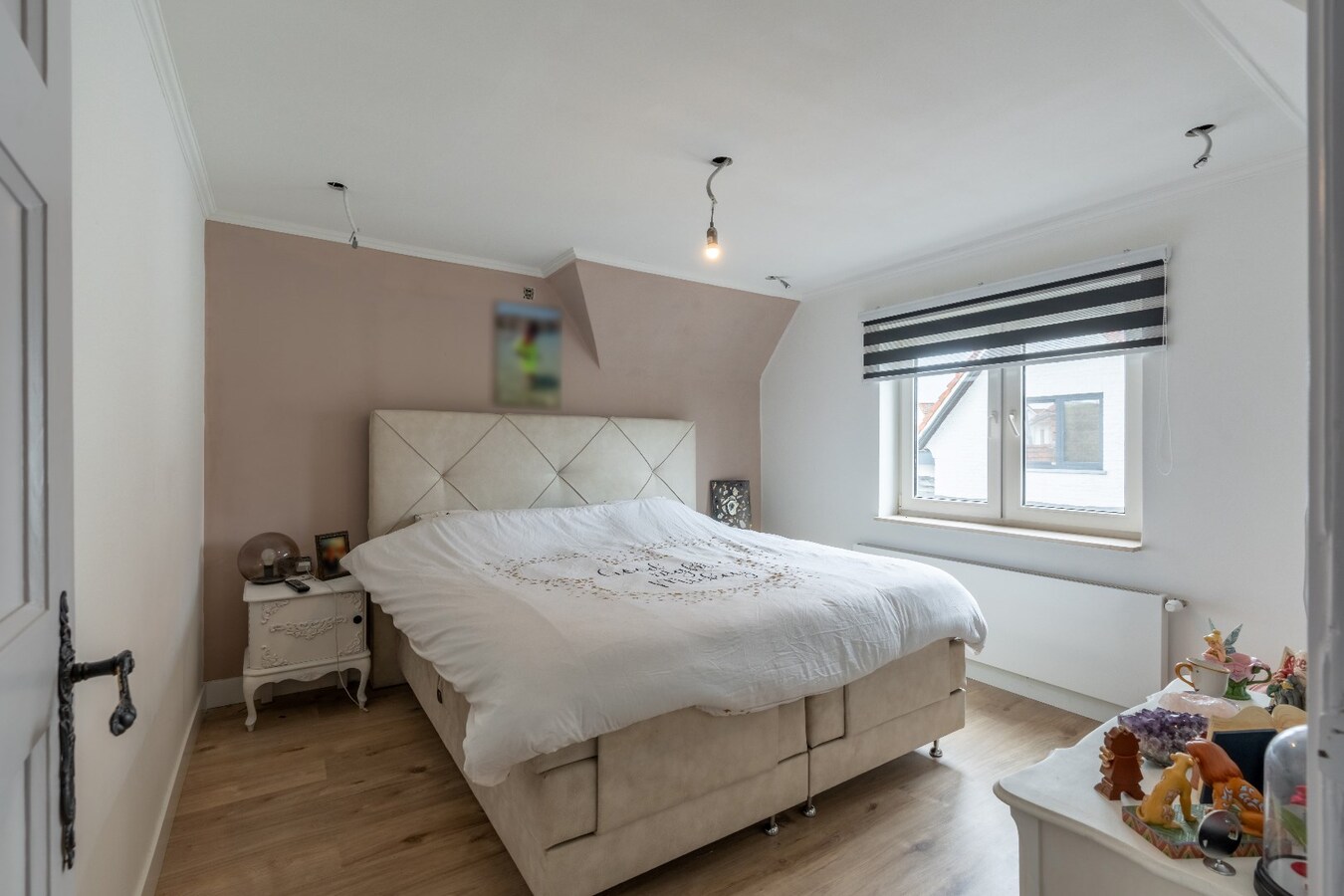 Ruime gerenoveerde woning met tuin en 3 slaapkamers in Dilsen-Stokkem. 