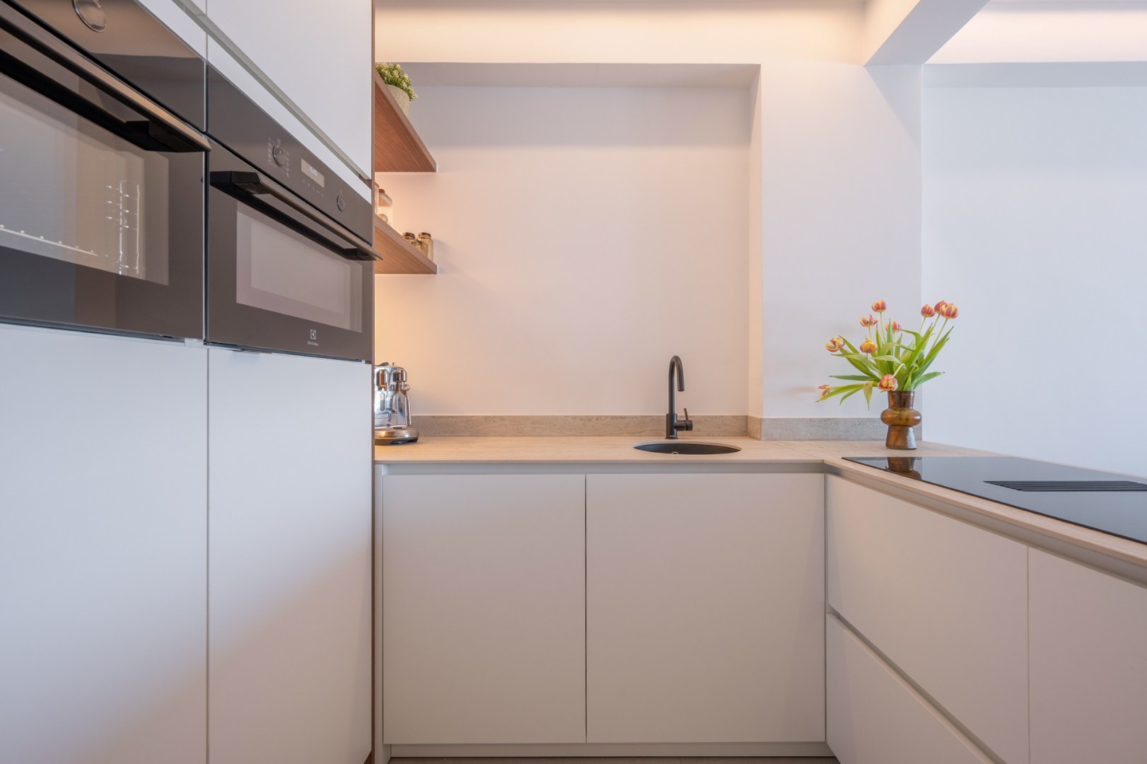 Volledig gerenoveerd appartement met FRONTAAL ZEEZICHT 