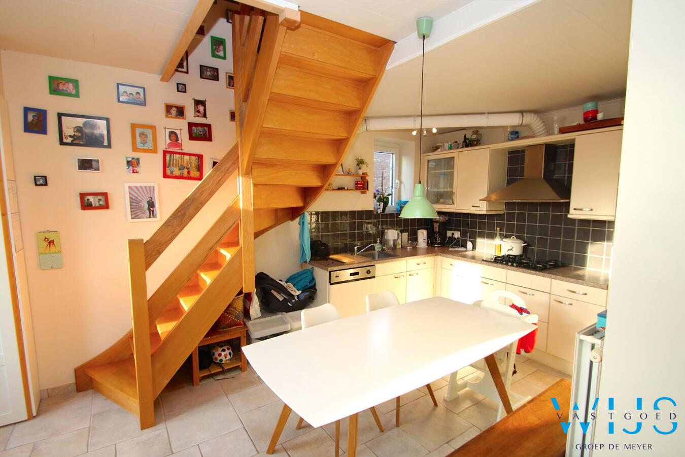 Knusse, instapklare starterswoning te Drongen ! 