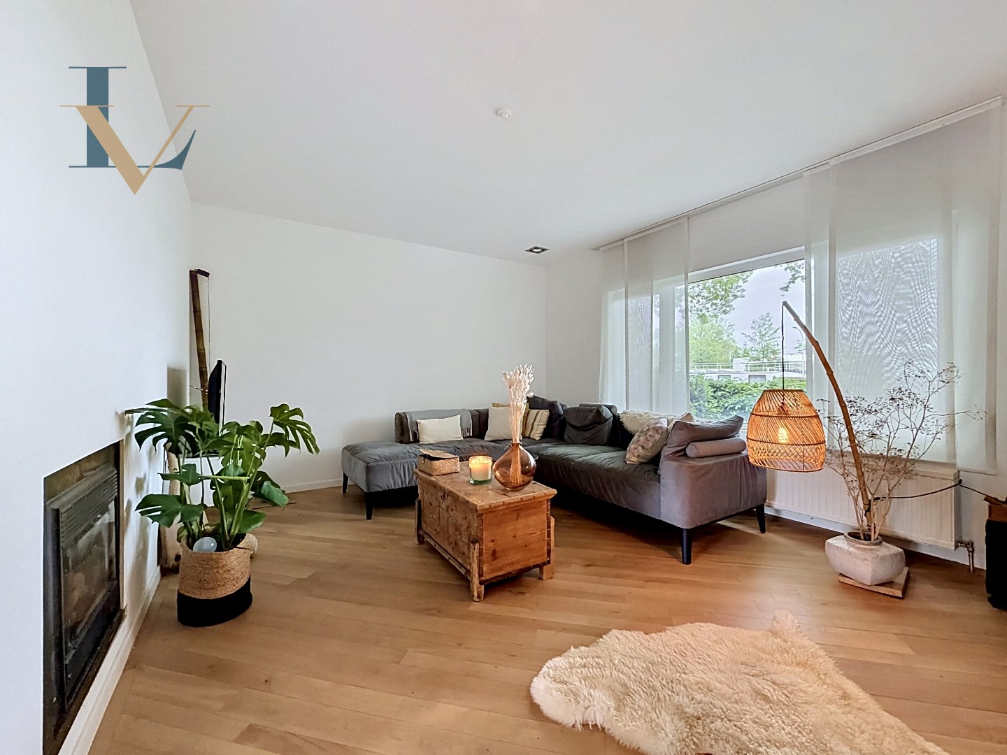 Charmante instapklare woning met 2 slpk. aan de vaart in Schoten nabij het centrum. 