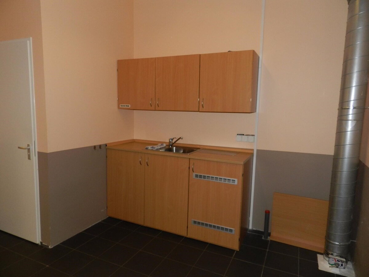 Zeer fraai winkelpand te koop in het prestigieuze Marktstaete complex in het centrum van Bladel (NB). 