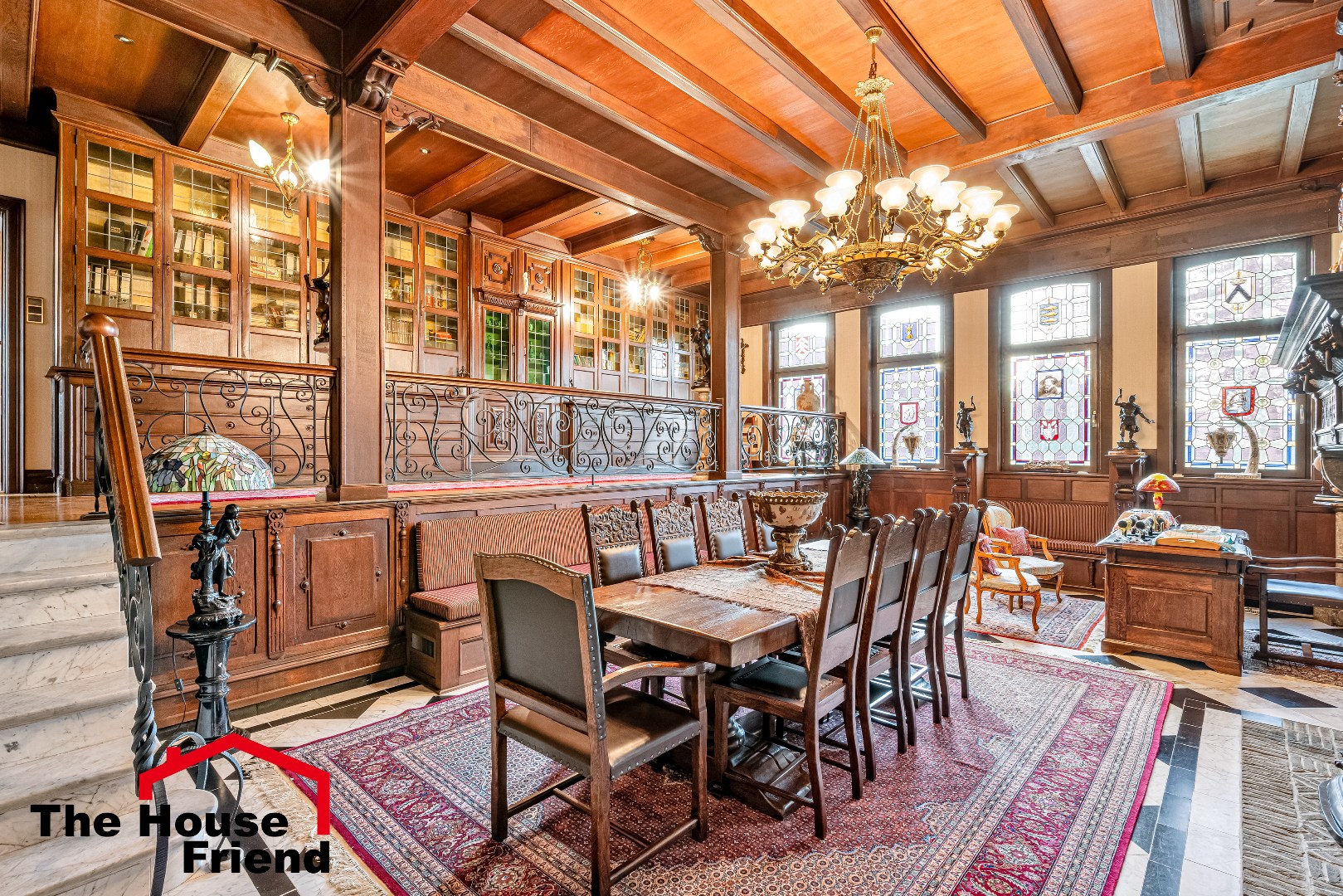 Klassevolle villa met ridderzaal 