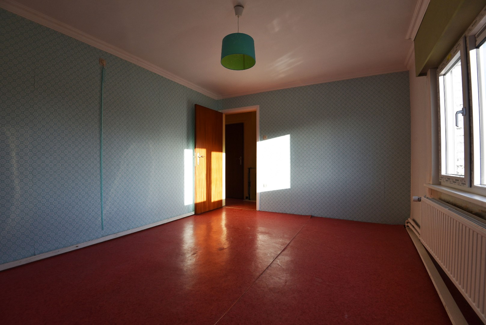 HOB met 3 slaapkamers, garage en tuin te Adegem 