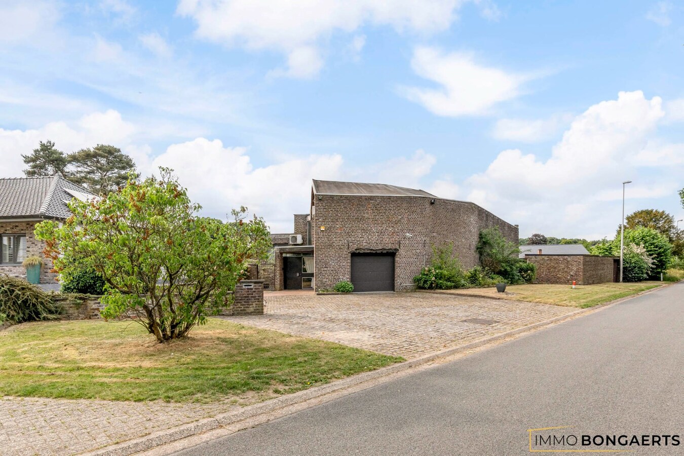 Ruime woning met vier slaapkamers 