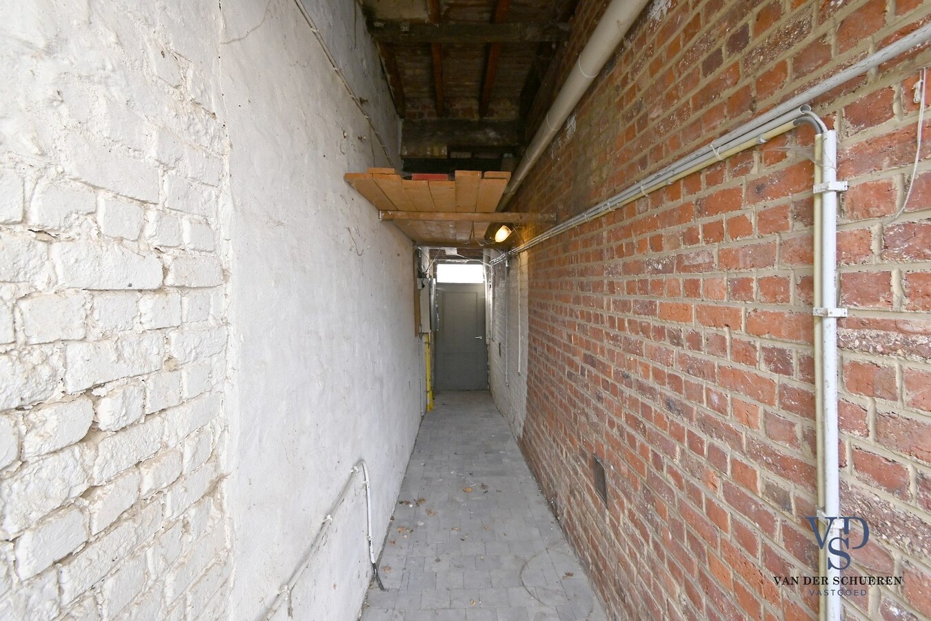 Te renoveren woning in centrum Balegem. 