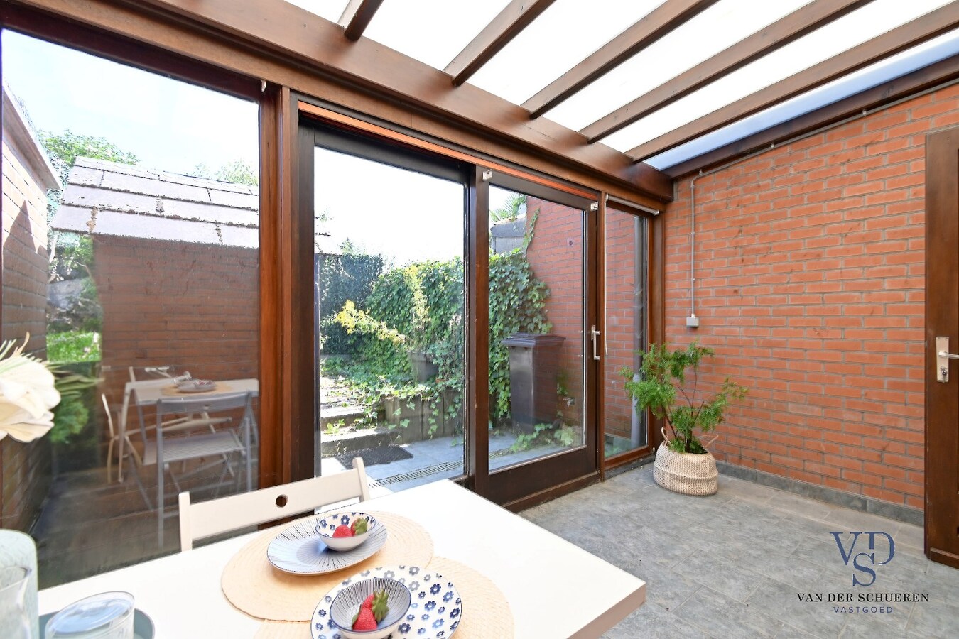 Knusse starterswoning met koertje 