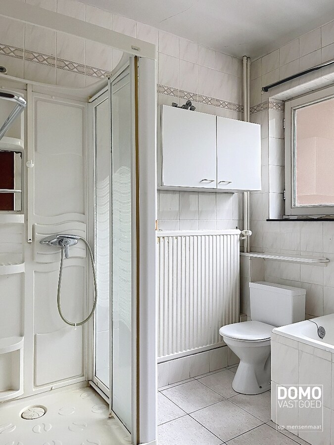 RUIME WONING MET KANTOORRUIMTE/PRAKTIJKRUIMTE 