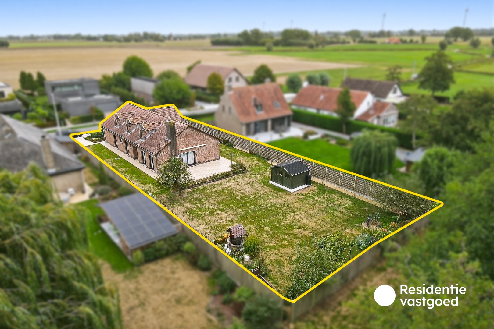 Alleenstaande bungalow met 4 slaapkamers en ruime tuin 