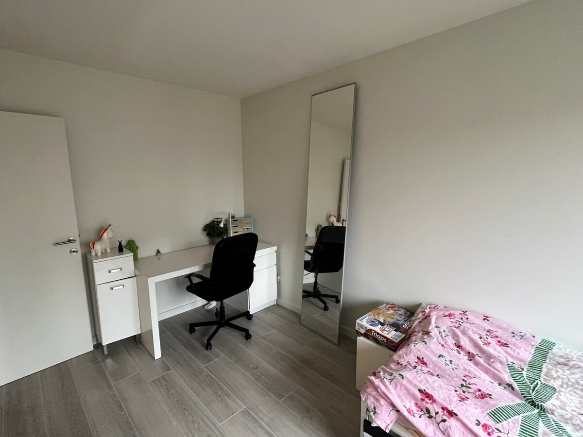 Energetisch gerenoveerde, ruime gesloten bebouwing te Kruisem 