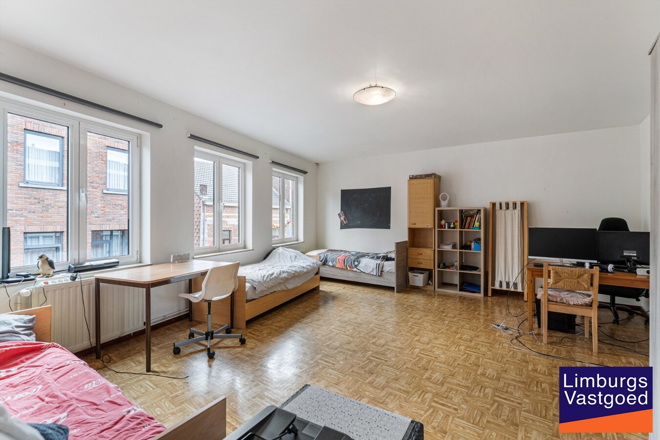 Commercieel uitstekend gelegen investeringspand bestaande uit winkel + duplex 