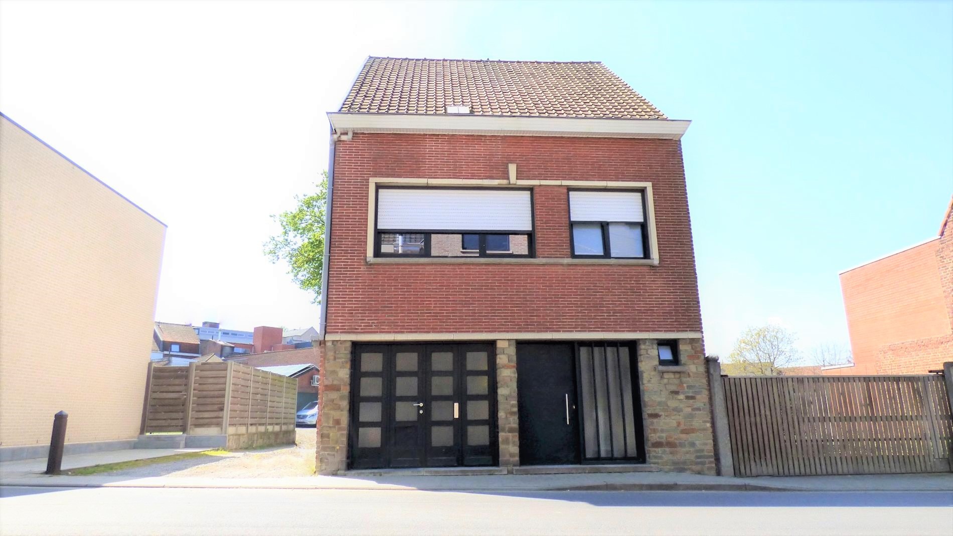 Aantrekkelijke en karaktervolle gezinswoning in het centrum van Zwevegem. 