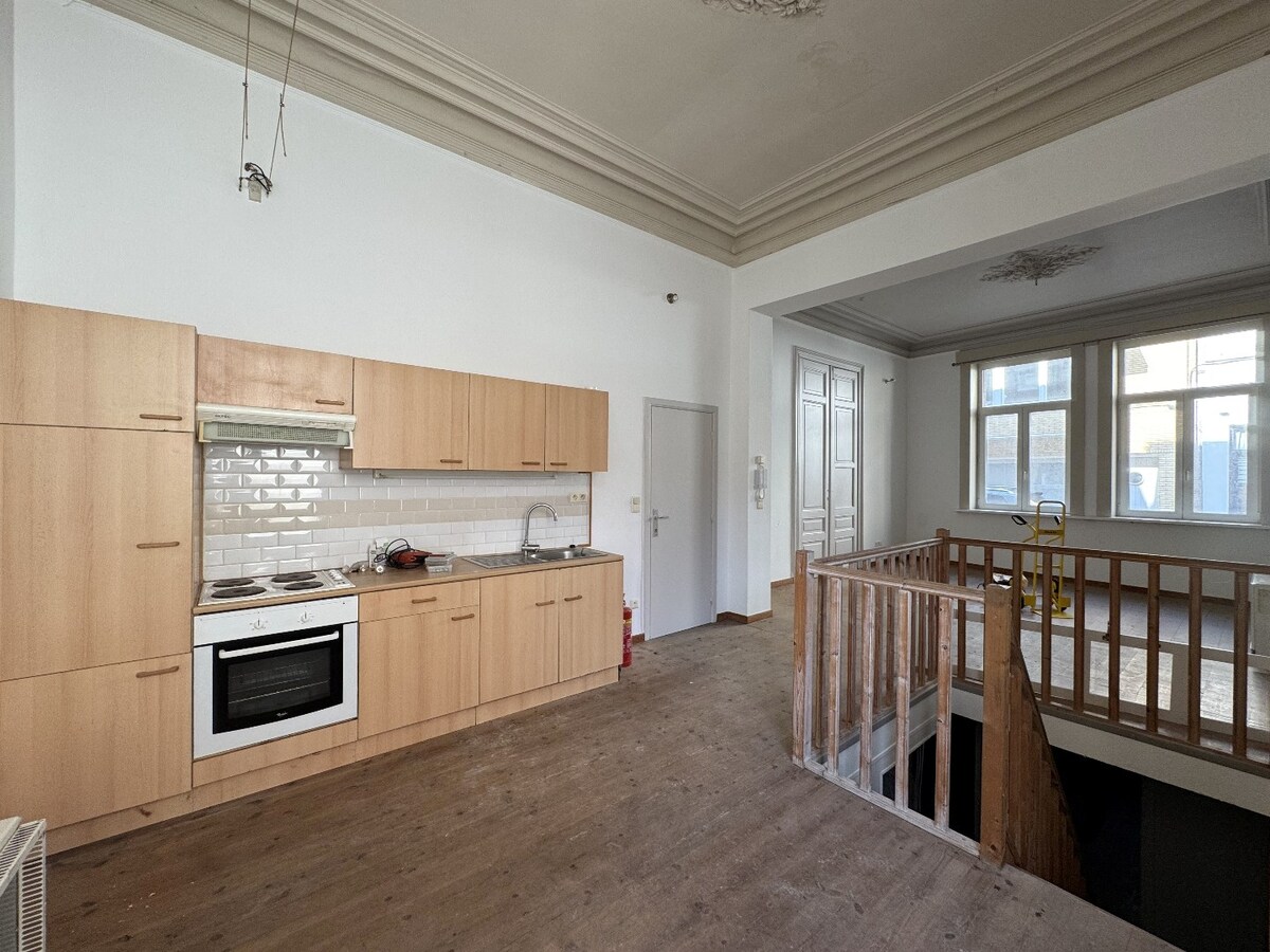 Karaktervolle herenwoning in neo-Vlaamse renaissancestijl met uitzonderlijk potentieel op topligging nabij zee 