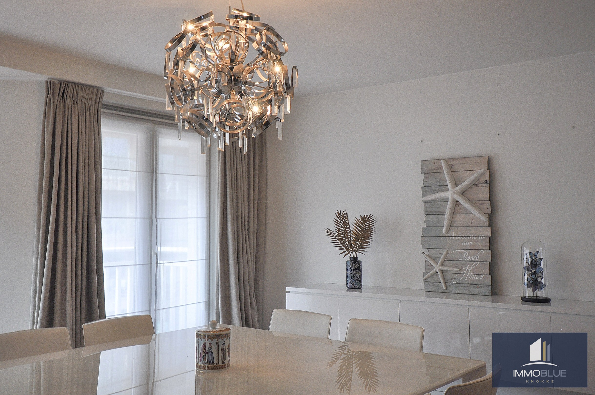 Topaanbieding – Uitzonderlijk ruim appartement gelegen in een stijlvolle residentie. 