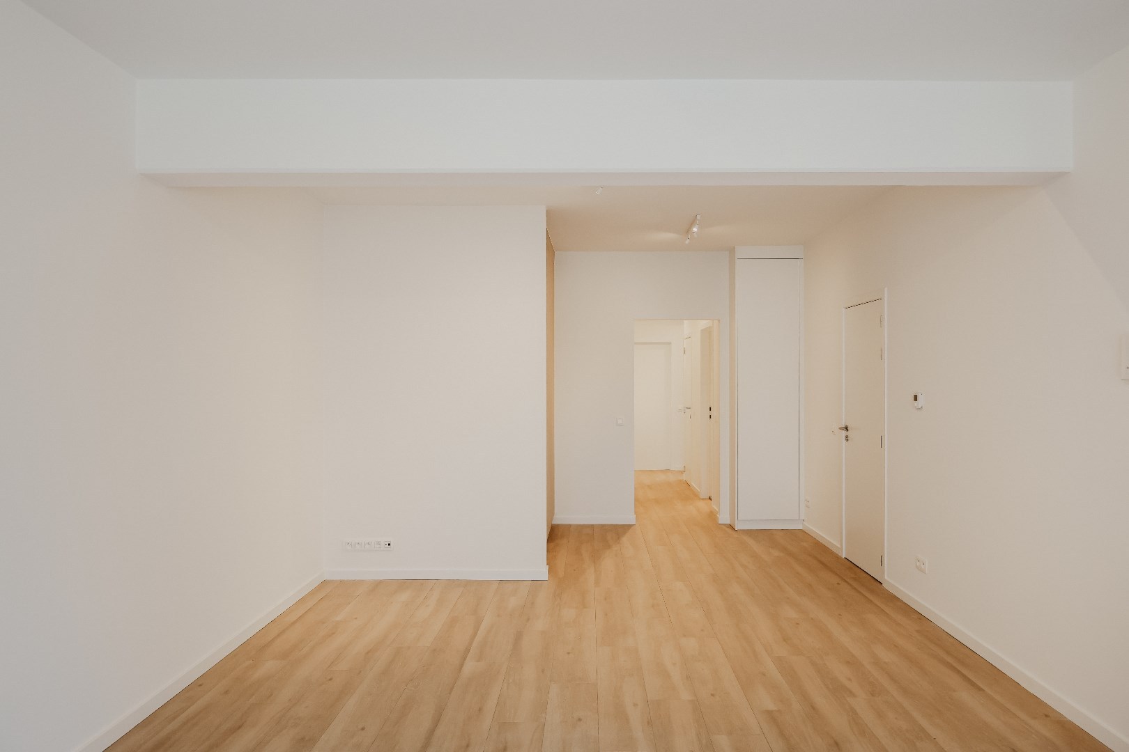 Prachtig gelijkvloers appartement met 3 slaapkamers en terras, midden in het centrum! 