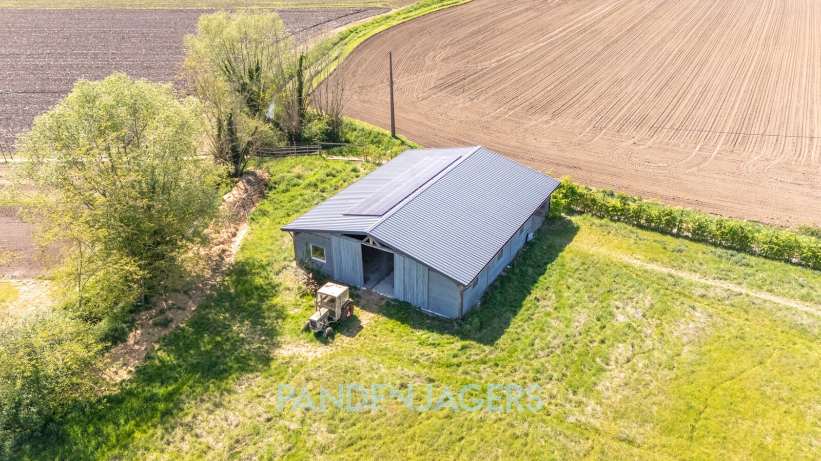 Exclusieve villa op uitzonderlijk perceel van 10.804 m² te Berlaar 