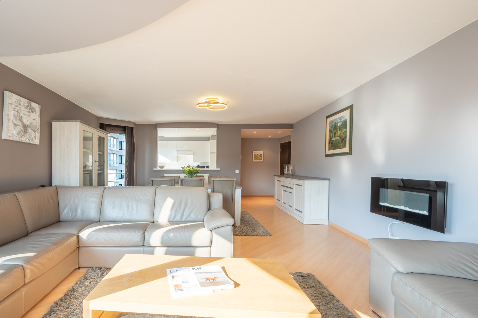 Uiterst ruim appartement met 3 slaapkamers en 2 badkamers 