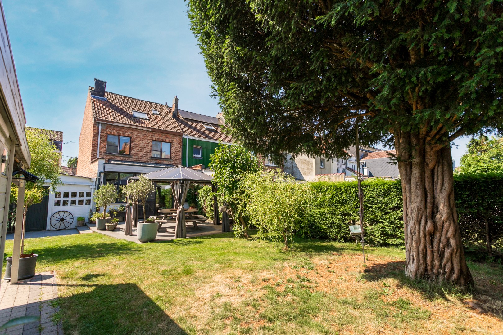 Verzorgde gezinswoning met 5 slpk en garage 