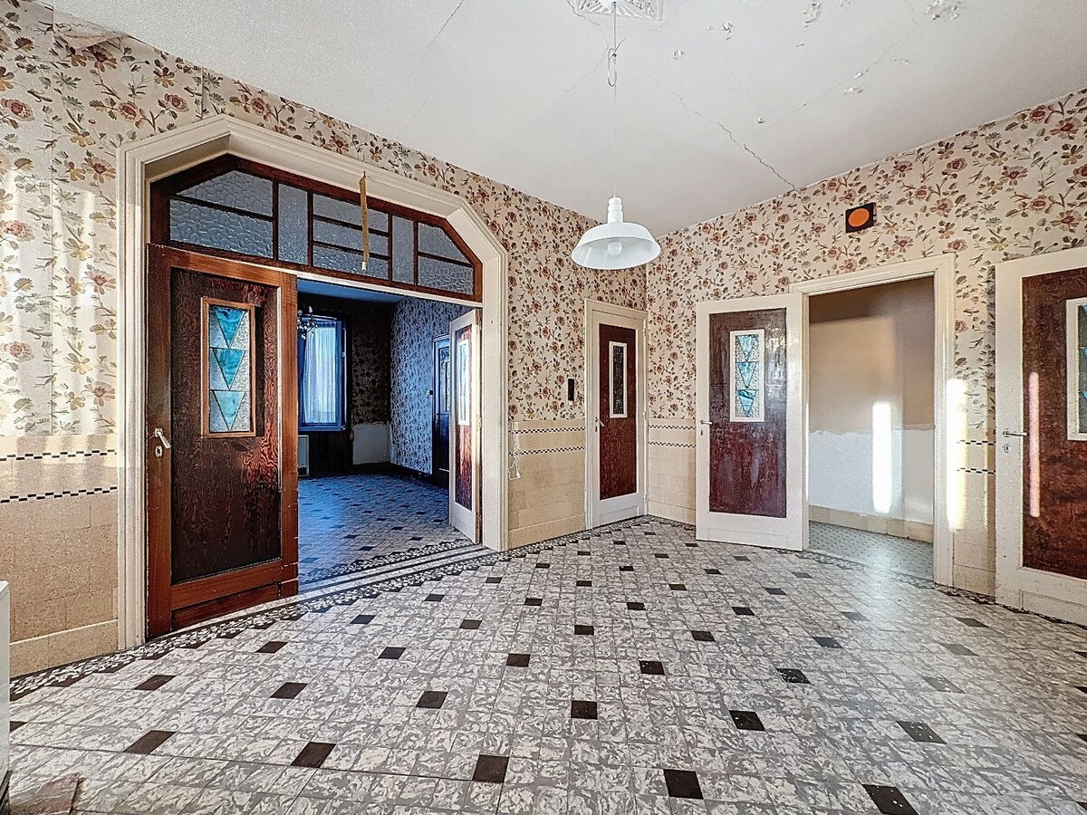 Te renoveren woonhuis met bouwgrond te Balegem/Elene 