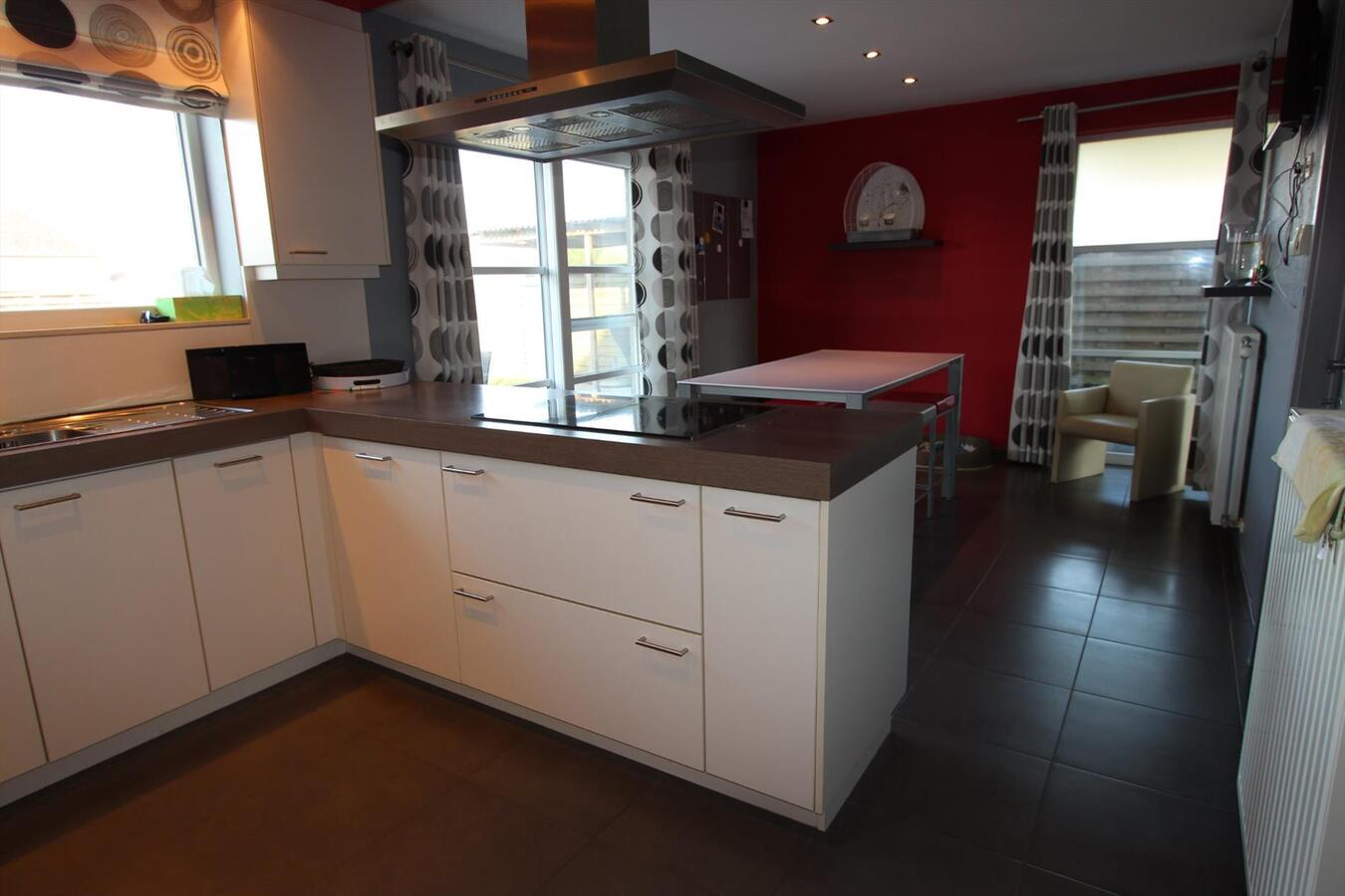 Alleenstaande woning met 5 slaapkamers te Koekelare 