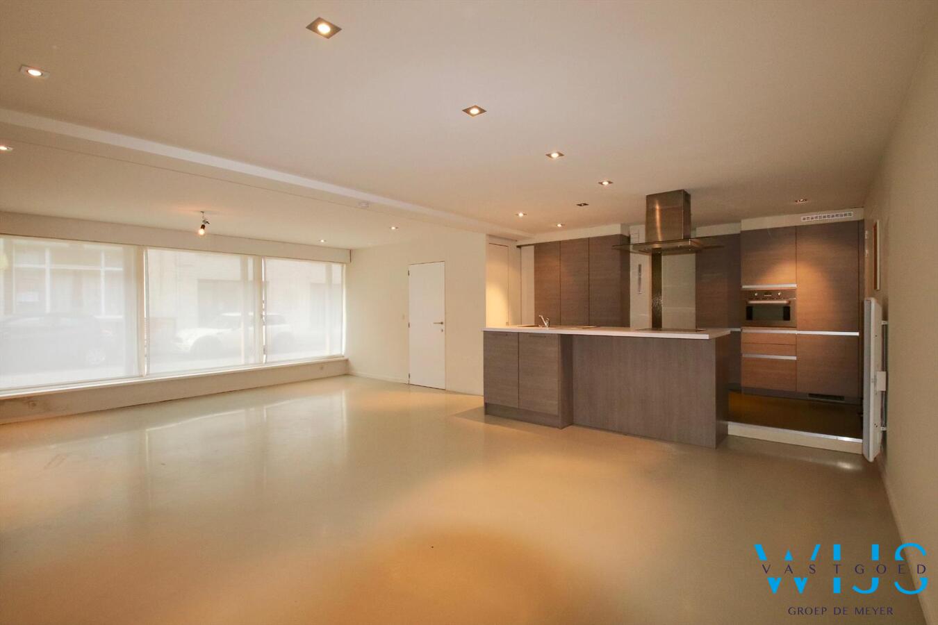 Woning met 2 entiteiten (MOGELIJKHEDEN) en garage in centrum ASSENEDE! 