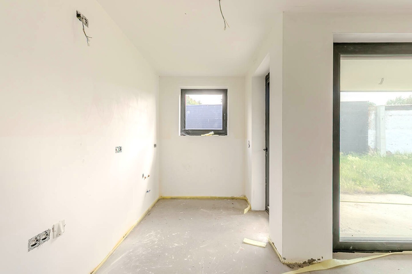 Nieuwbouwwoning casco met 3 slpks en Z-tuin 