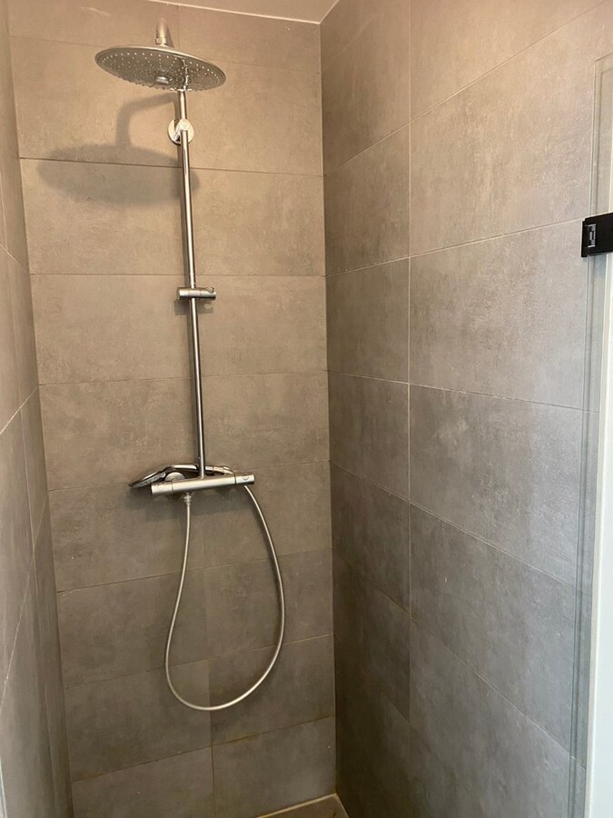 Half Open Nieuwbouw. Op 750 m van Gent-St-Pieters én aan tramhalte. 