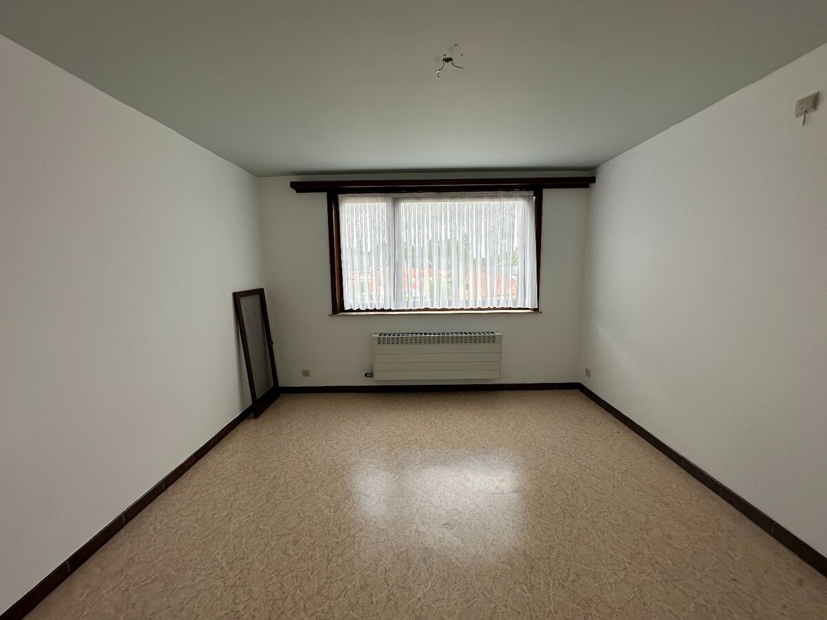 Dakappartement met 2 slaapkamers en garage te Roeselare 