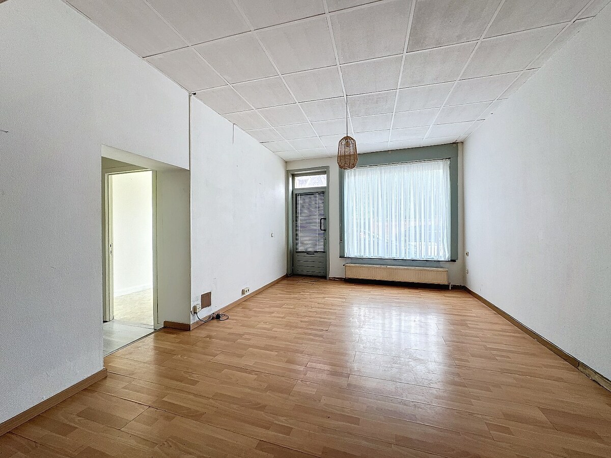 Te renoveren woning met 3 kamers en tuin centrum Herzele 