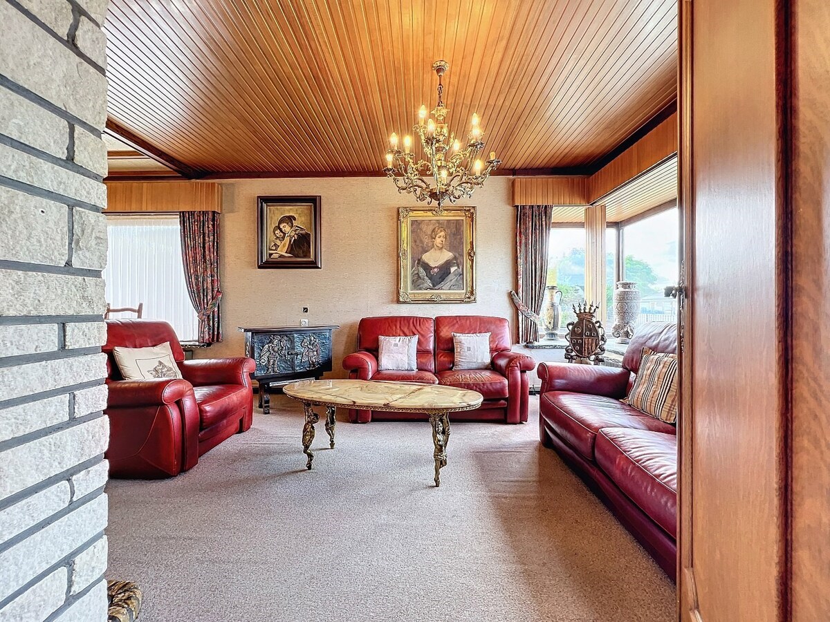 Charmante laagbouwwoning in rustige woonwijk te Hillegem 