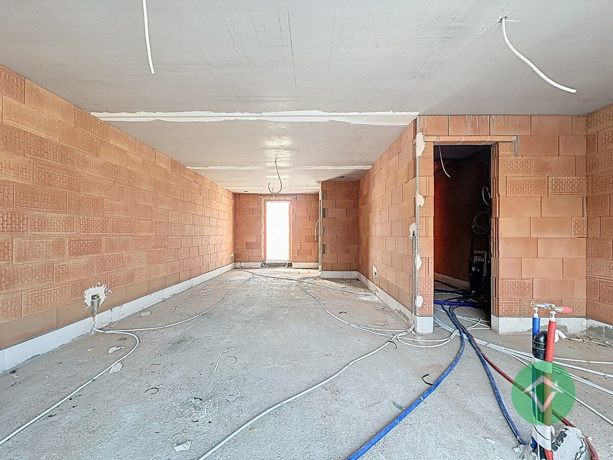 Nieuwbouwwoning met 4 slaapkamers en tuin te Lombardsijde 