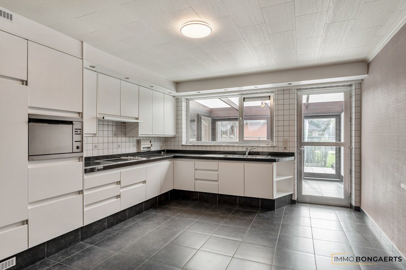 Instapklare gelijkvloerse bungalow met 3 slaapkamers 
