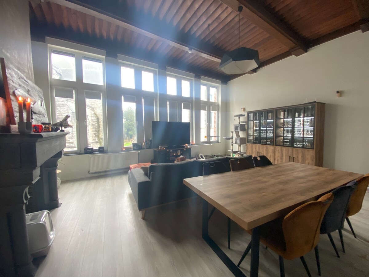 Magnifique appartement avec belle hauteur de plafond ! 