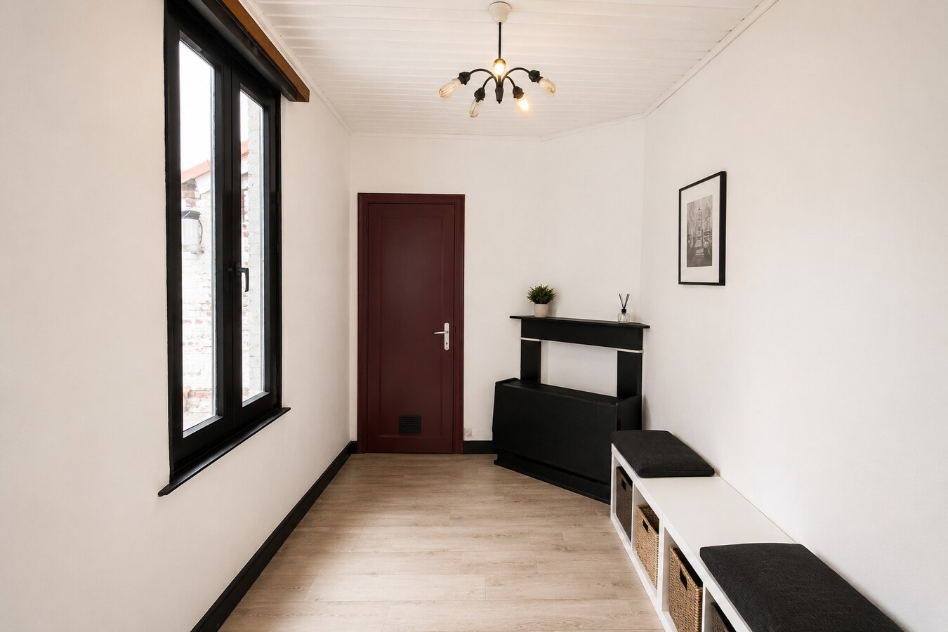 Te renoveren stadswoning met 4 slaapkamers en buitenkoer op centrale ligging in Sint-Niklaas 