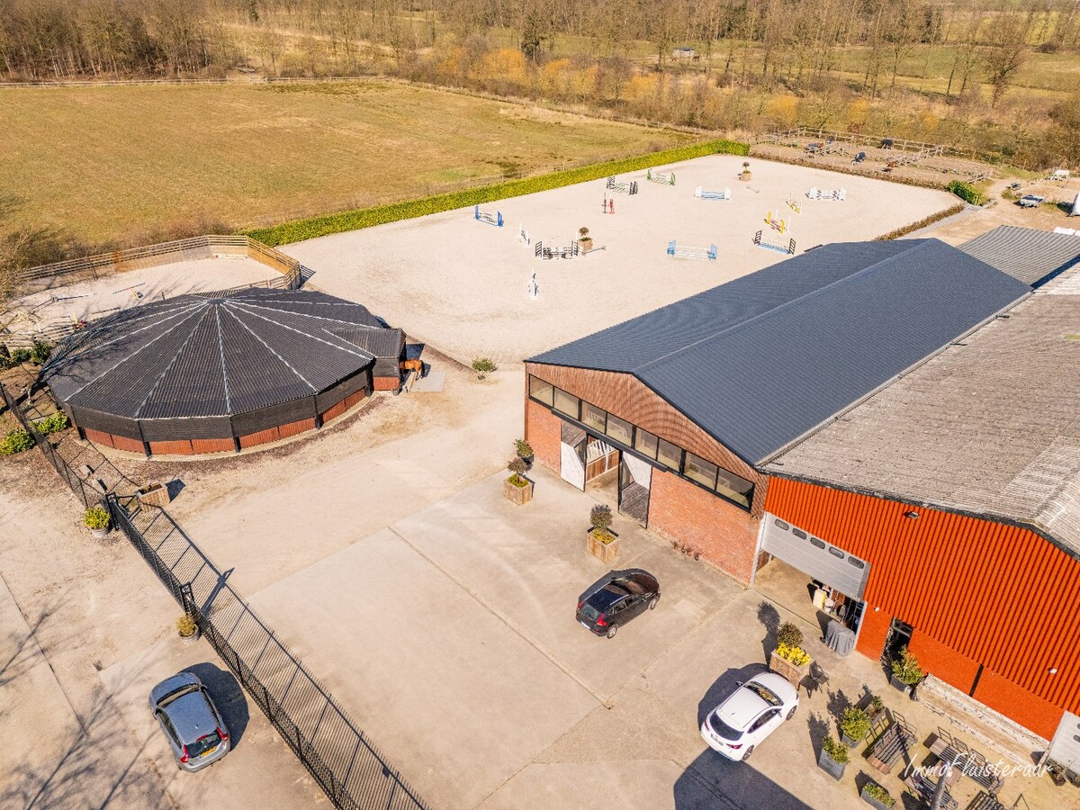 Complete paardenaccommodatie met studio op ca. 1,1ha te Bree 