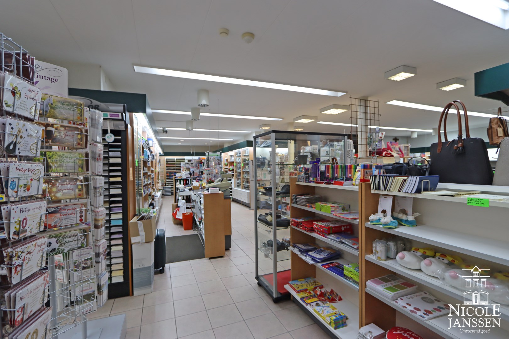 Gelijkvloers handelspand/kantoorruimte 