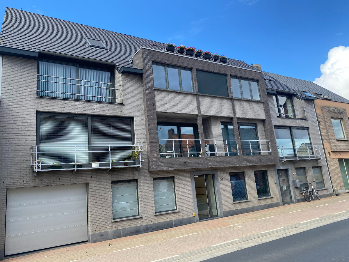 Ruim lichtrijk 2 slaapkamer appartement met alle nodige comfort. 