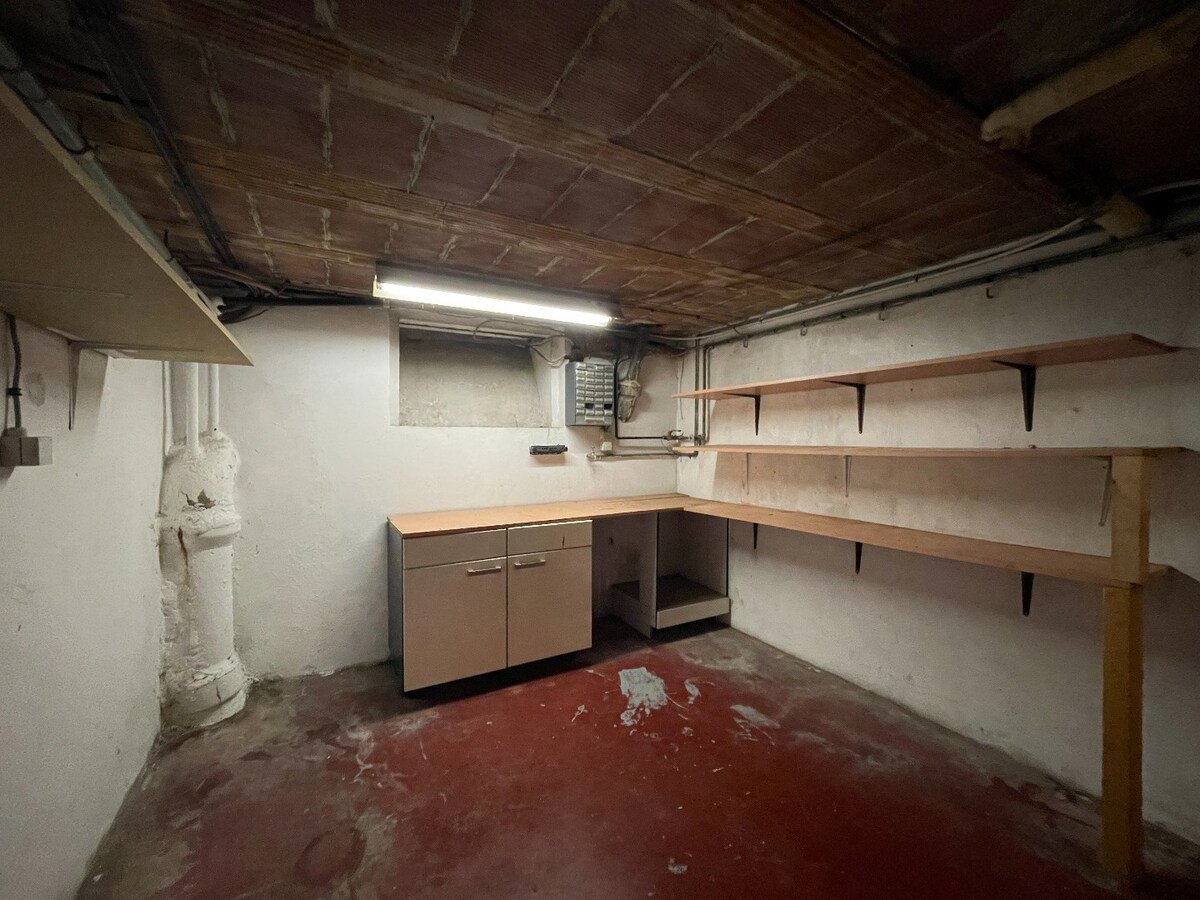 Stevige half-open bebouwing met 3 slaapkamers, tuin en garage te Moorslede 