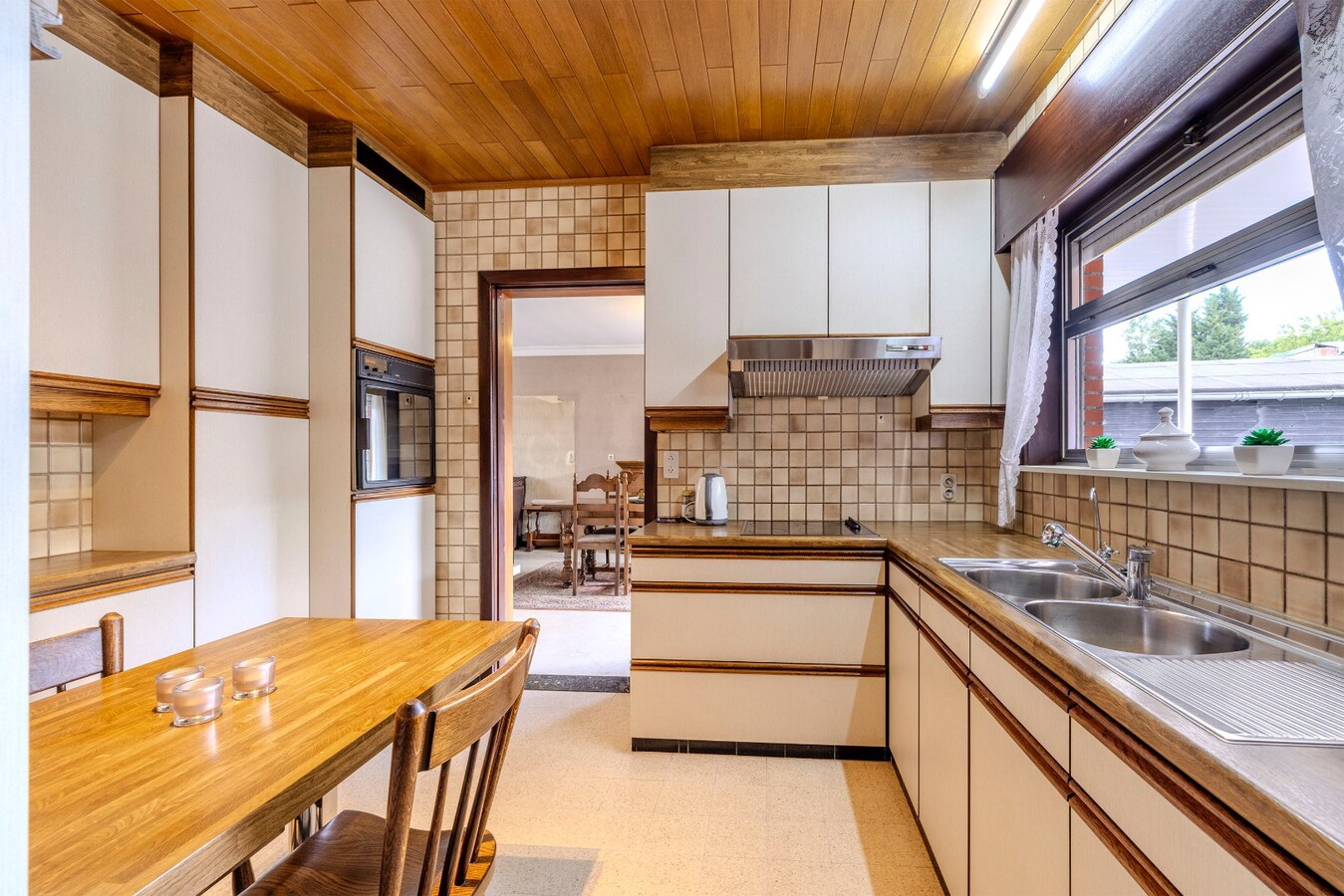 Ruime gezinswoning met 4 slpks op 568 m² 