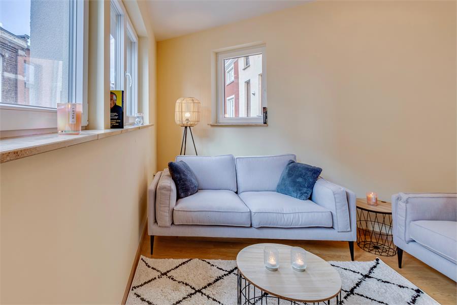 Volledig gerenoveerde woning op ideale locatie!! 