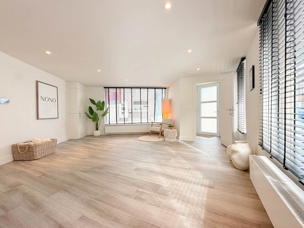 Prachtig en zeer ruim gelijkvloers appartement met zeer ruime garage 173m2 *** NONO INSPIRED ***! 