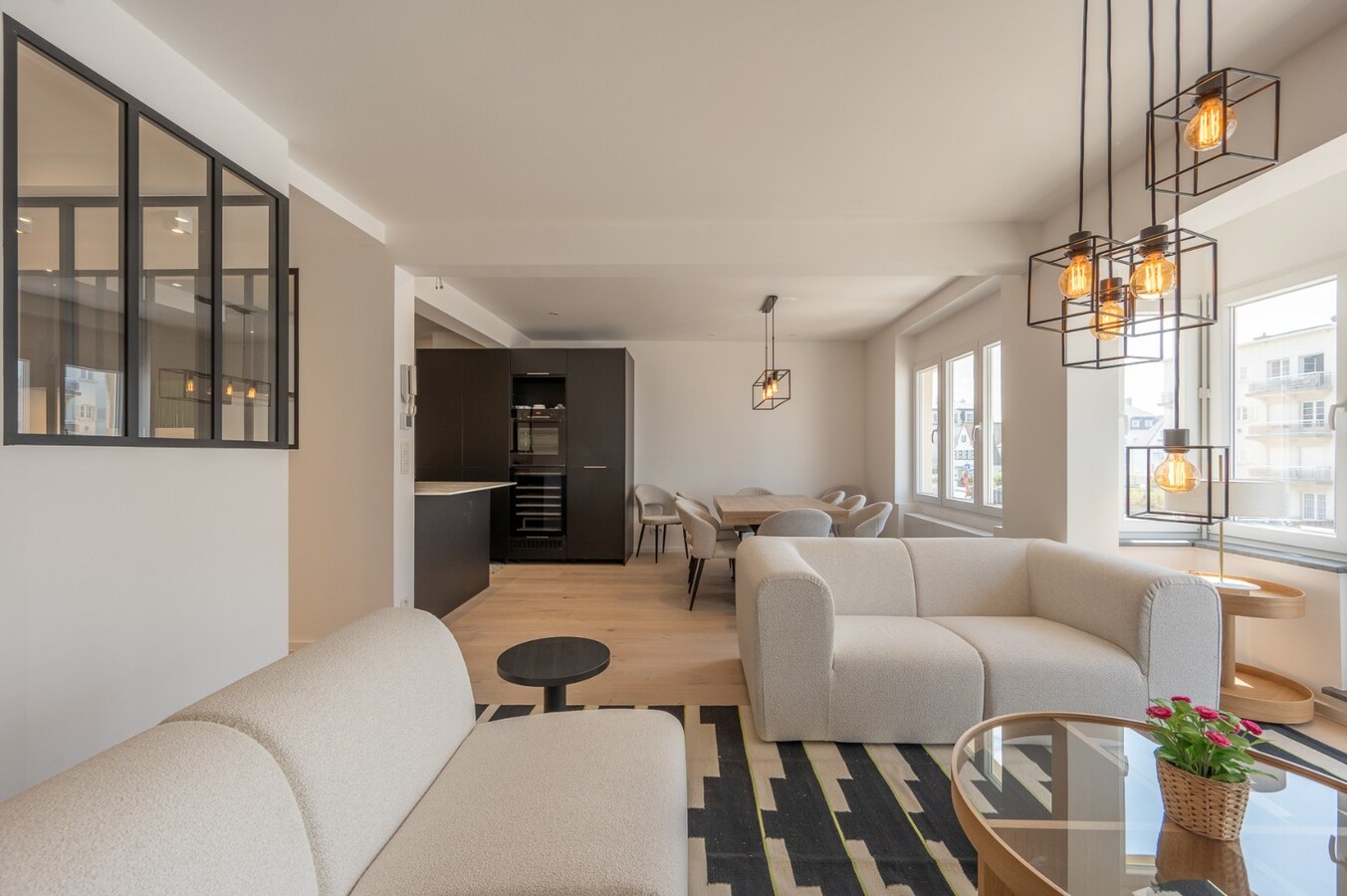 Recent gerenoveerd appartement met adembenemend zeezicht aan het Albertstrand. 