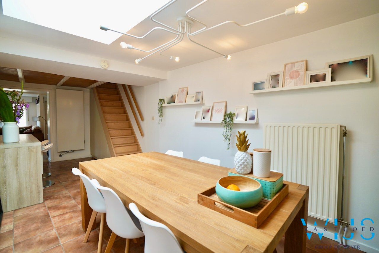 Instapklaar woonhuis met 3 slaapkamers en garage te Boekhoute ! 