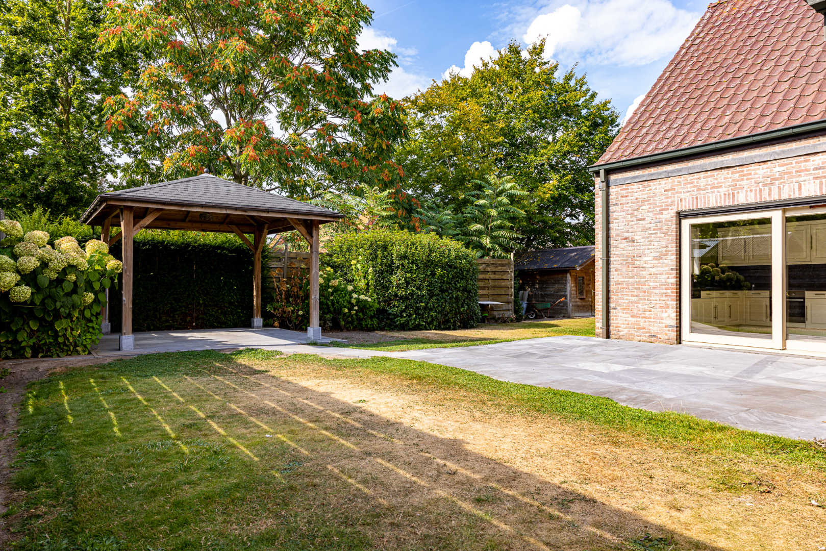 Ruime (4 slpks) instapklare woning met tuin rustig gelegen te Waarschoot 