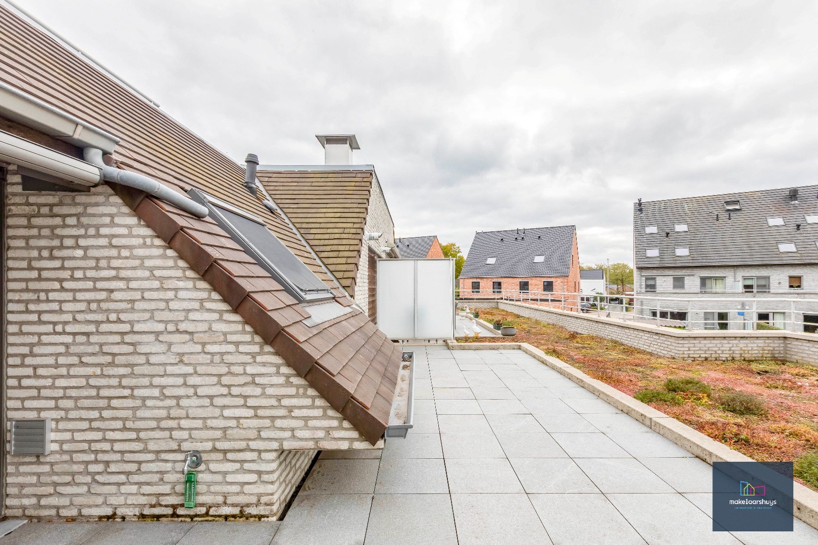 VERKOCHT Gunstig gelegen en energiezuinig appartement met zonneterras en garagebox 