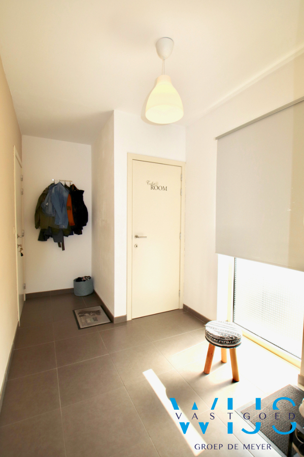 Instapklaar appartement met ZEER RUIM zonneterras te Ertvelde ! 