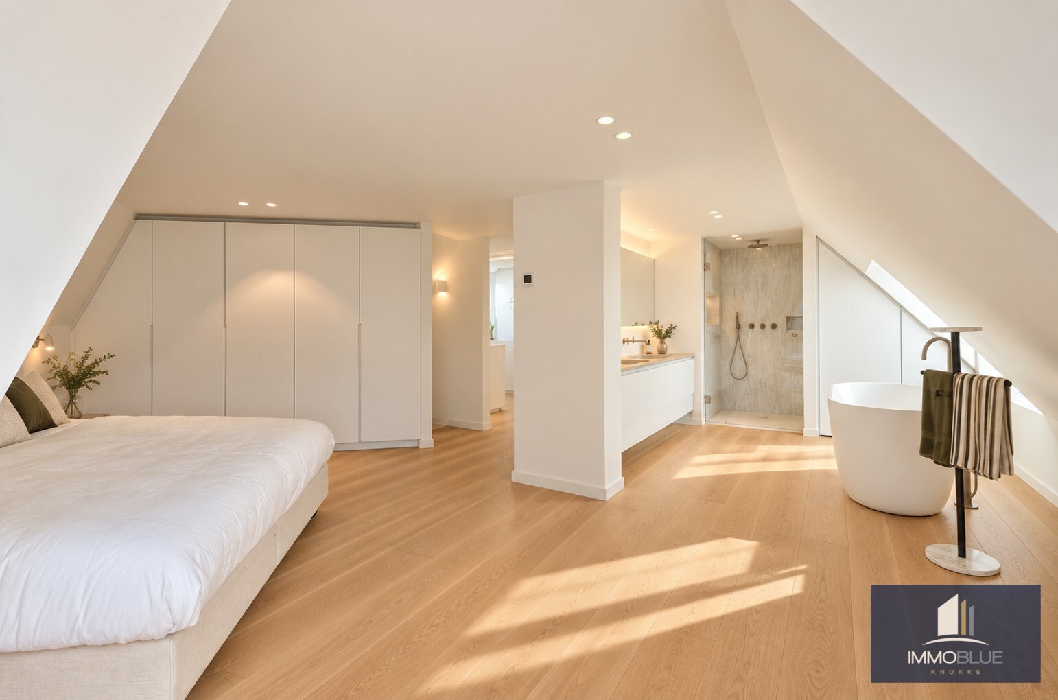Offre exceptionnelle : Villa entièrement rénovée avec vue frontale sur la mer. 