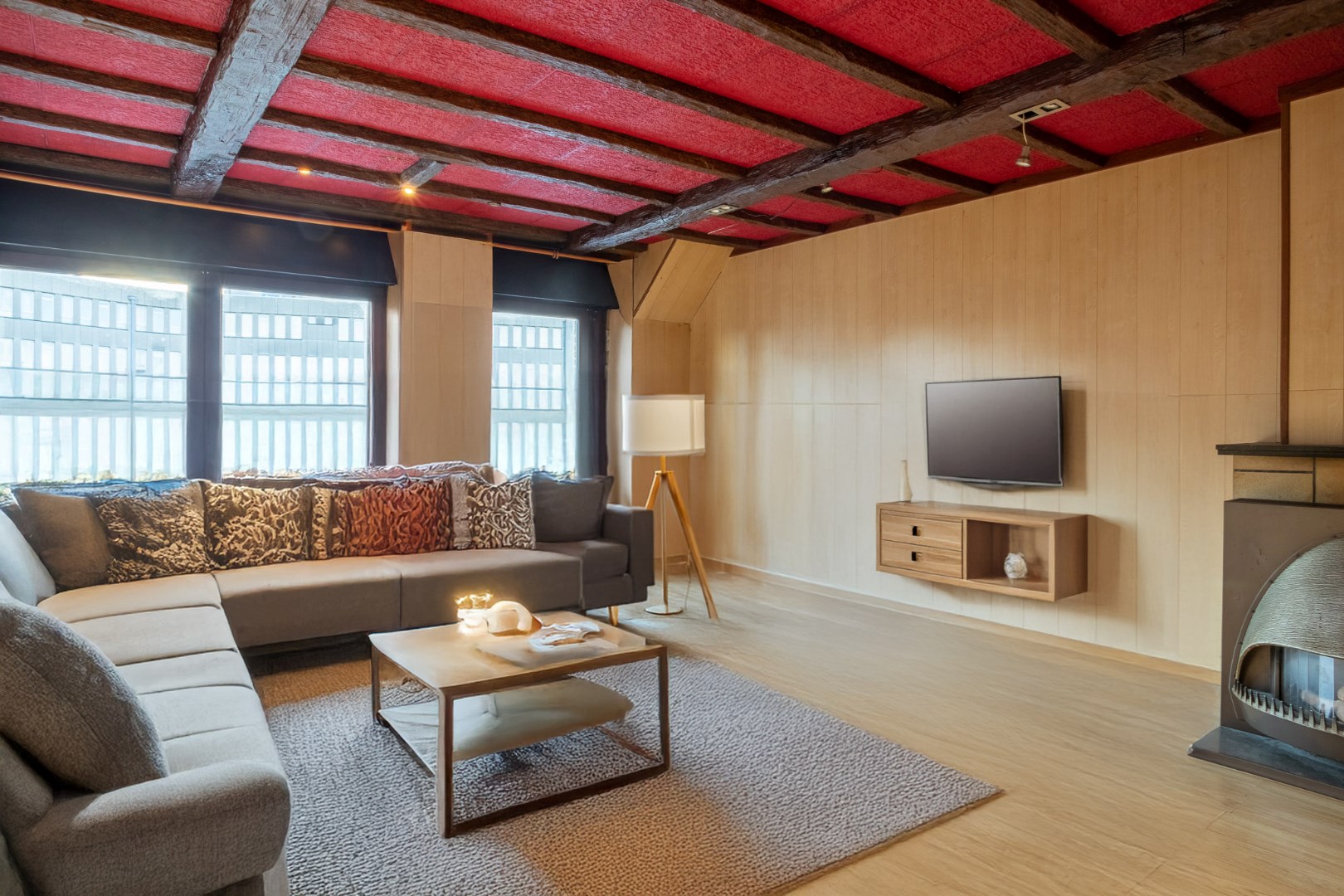 BUITENKANS! Vergunde, te renoveren meergezinswoning met 3 entiteiten 