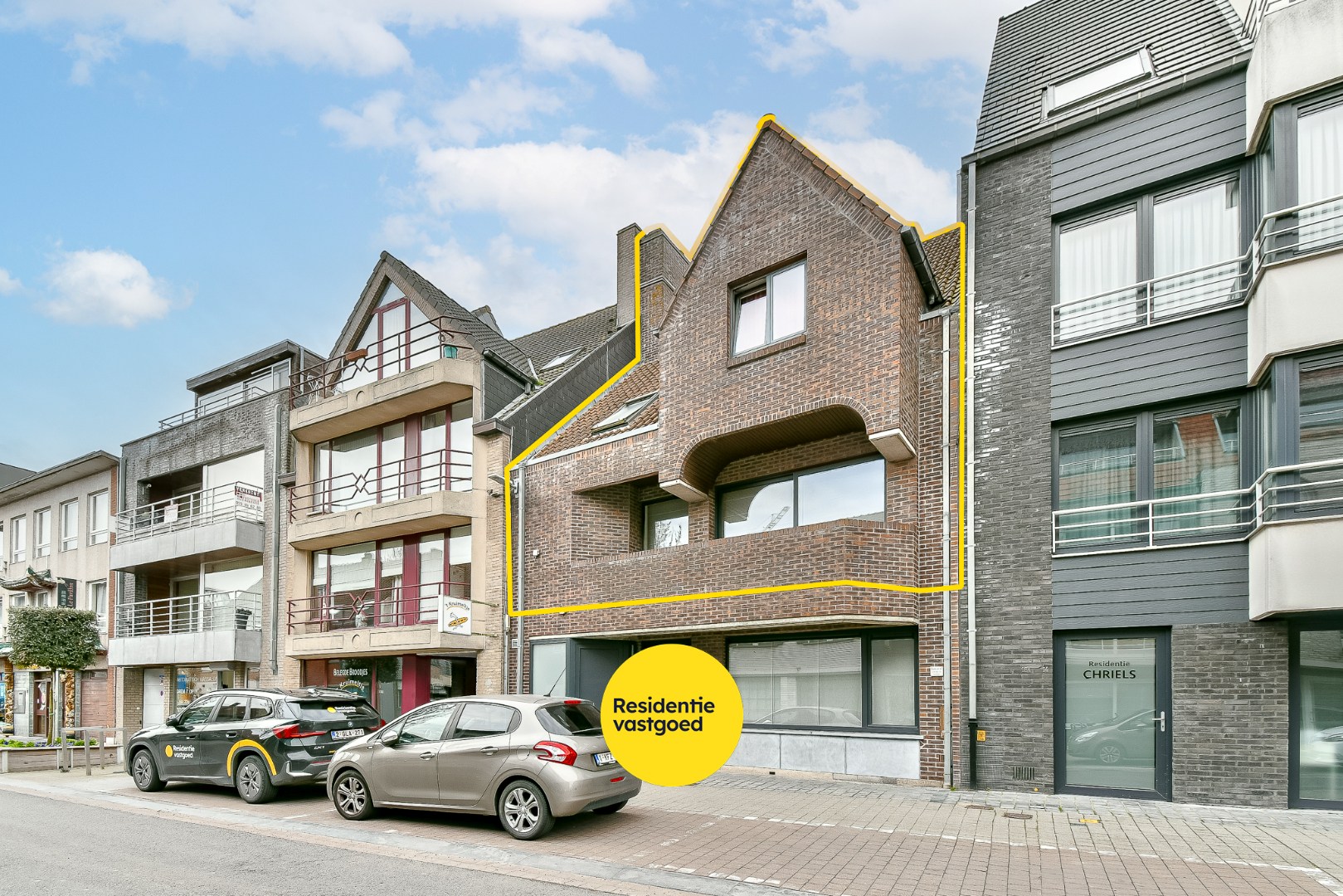 Zeer ruim duplex appartement met 3 slaapkamers in het centrum van Gistel 
