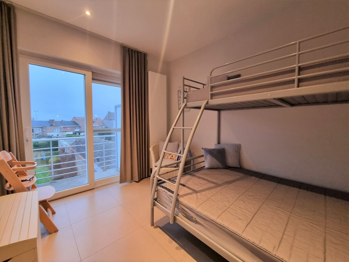 Knap appartement met open zicht te Heist 